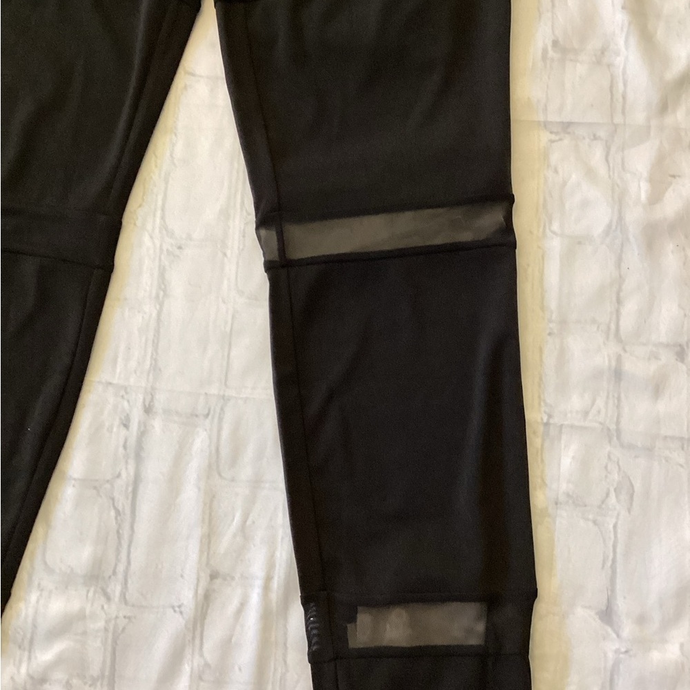 Mesh-Panel Leggings - Picture 5 of 5